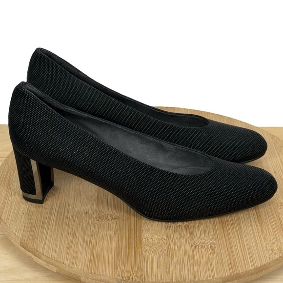 Stuart Weitzman Black Goosebump Leather Block Heel with Metal Trim Size 9 M - Picture 2 of 14